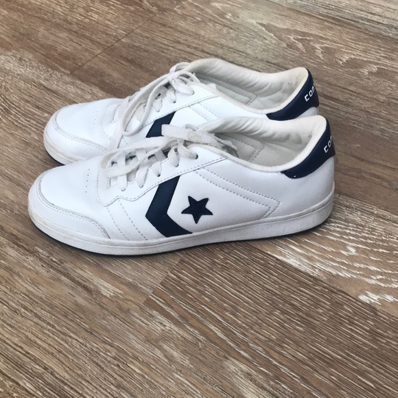 Women’s converse - Picture 1 of 5